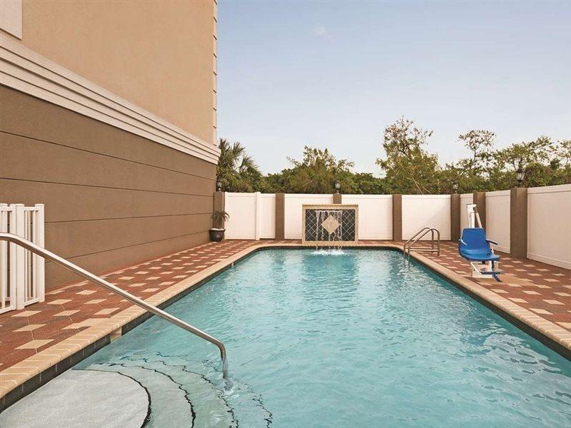 Country Inn & Suites By Radisson, Tampa Airport North, Fl West Chase Eksteriør billede