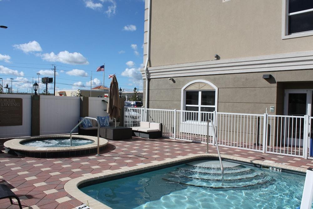 Country Inn & Suites By Radisson, Tampa Airport North, Fl West Chase Eksteriør billede