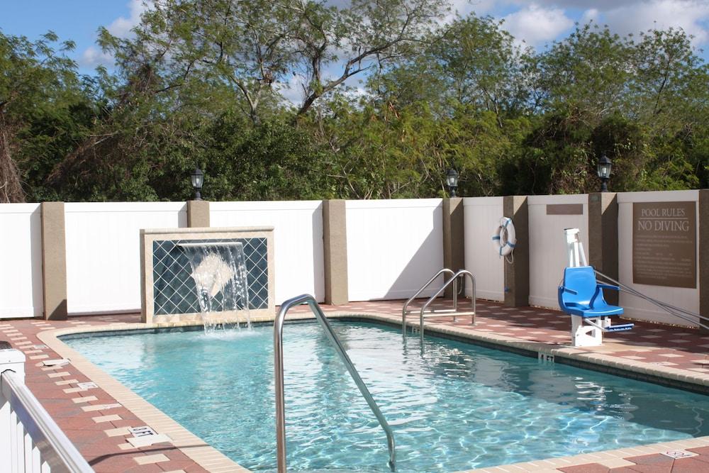 Country Inn & Suites By Radisson, Tampa Airport North, Fl West Chase Eksteriør billede