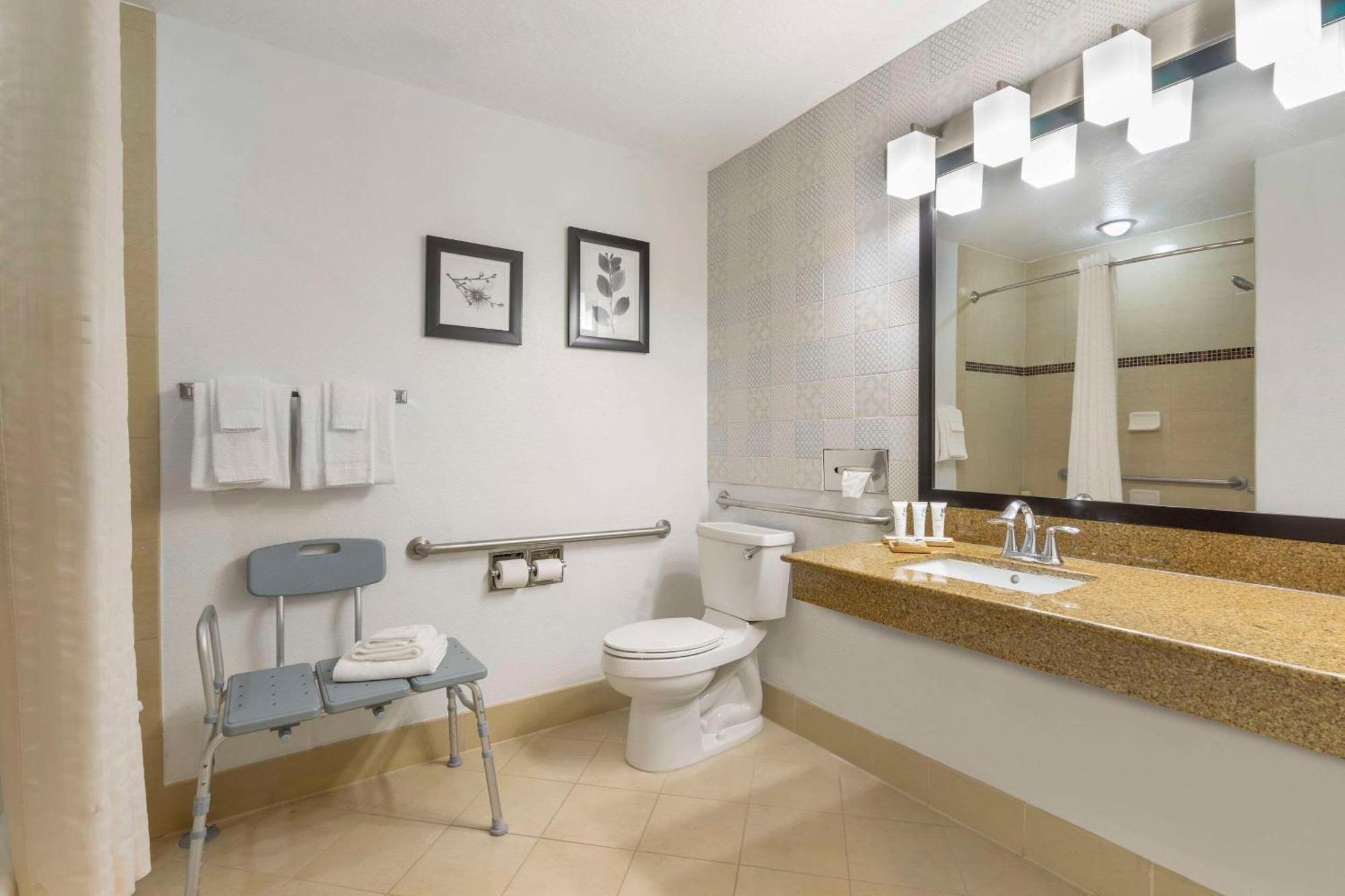 Country Inn & Suites By Radisson, Tampa Airport North, Fl West Chase Eksteriør billede