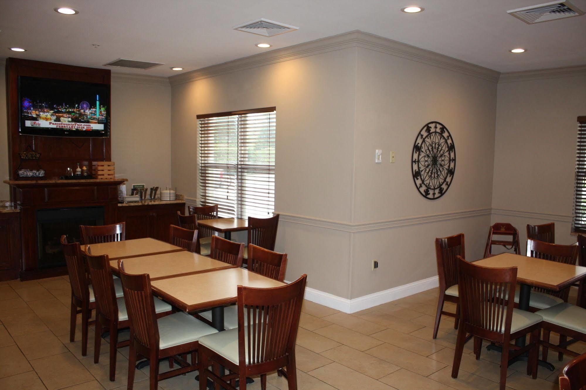 Country Inn & Suites By Radisson, Tampa Airport North, Fl West Chase Eksteriør billede